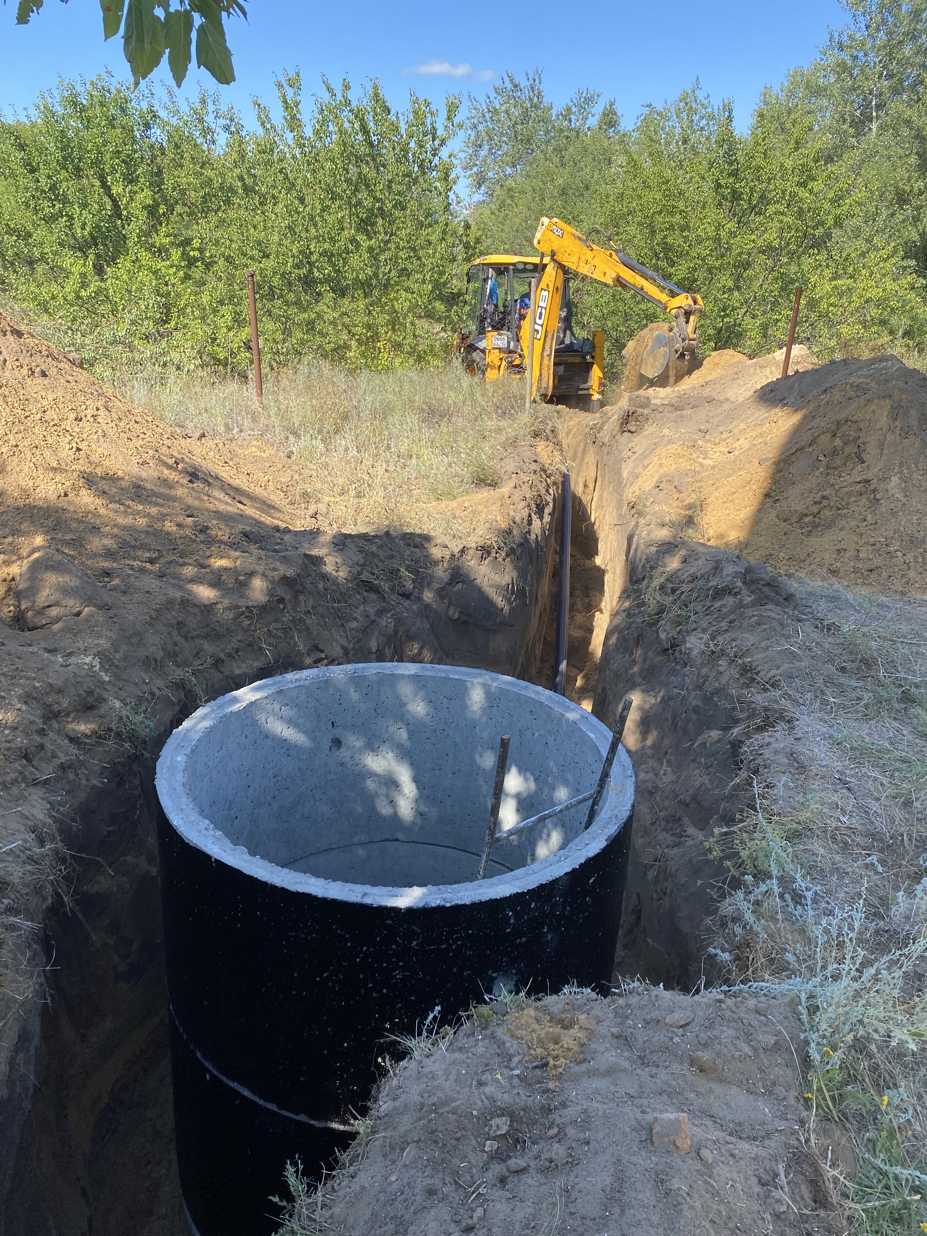 Текущий ремонт участка водопроводной сети в селе Поповка Богучарского района Воронежской области.