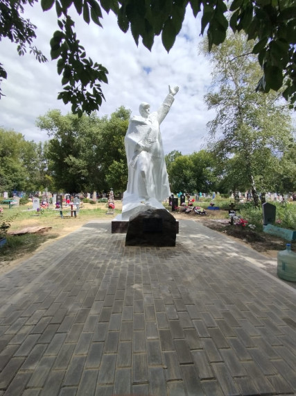 Продолжается благоустройство воинского захоронения в селе Лофицкое. Продолжается благоустройство воинского захоронения в селе Лофицкое.