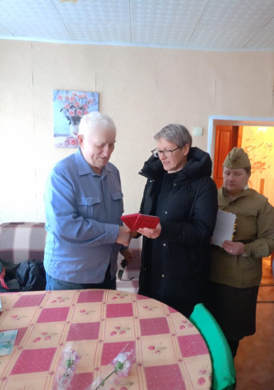 Торжество памяти: медали к 80-летию Победы и праздничный концерт".